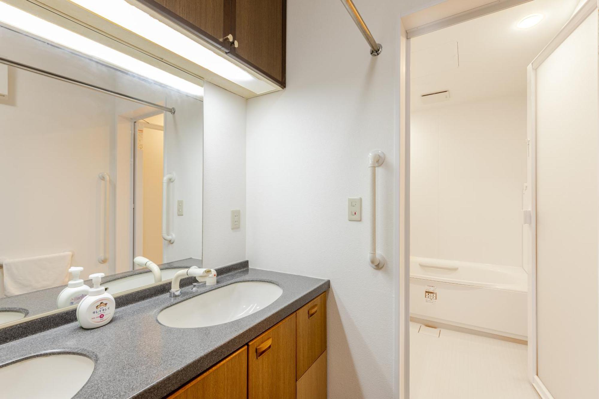 Stayinn Hakata - Vacation Rental, Japanese-Style Rooms ฟูกุโอกะ ภายนอก รูปภาพ